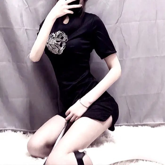 小丑面前
